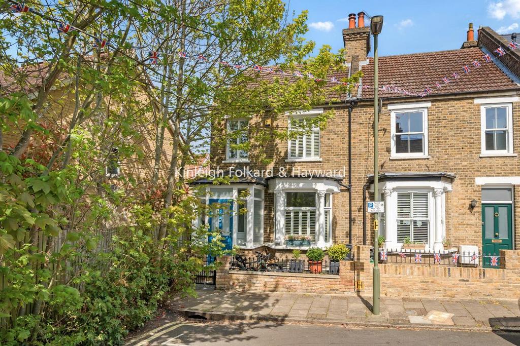 Camden Grove, Chislehurst 3 bed end of terrace house for sale £650,000