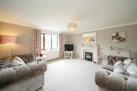 82 Knowlesly Road, Darwen, BB3 2JA
