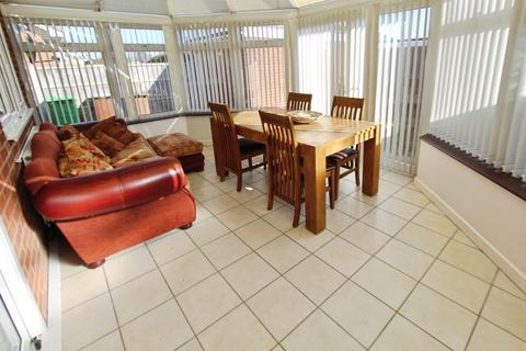 2 bedroom bungalow for sale, Benington Drive, Wollaton, Nottingham, NG8