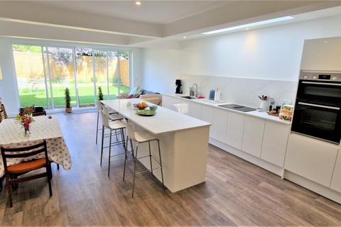 33 Coldershaw Road, London, W13 9EA