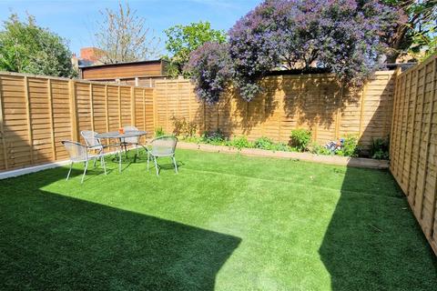 33 Coldershaw Road, London, W13 9EA
