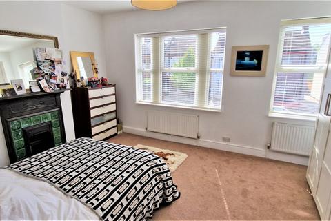33 Coldershaw Road, London, W13 9EA