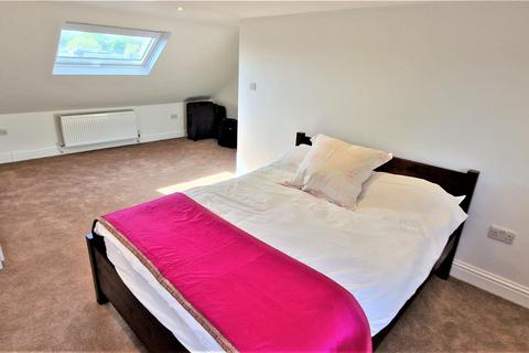 33 Coldershaw Road, London, W13 9EA