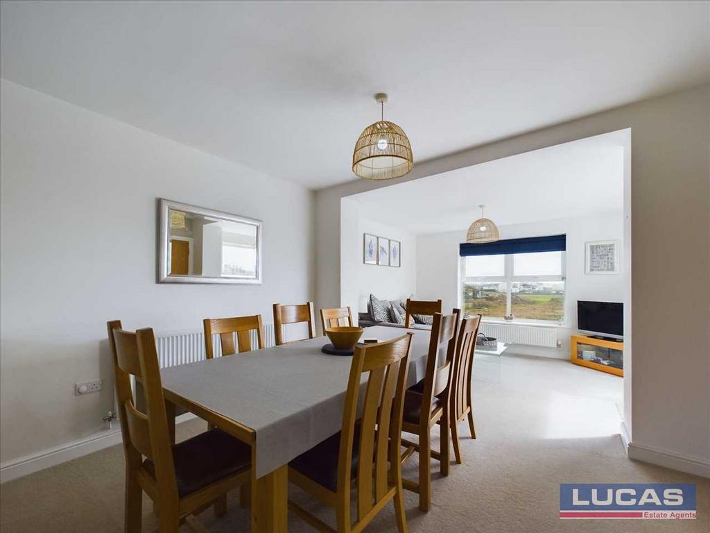 Dining Area/Balcony