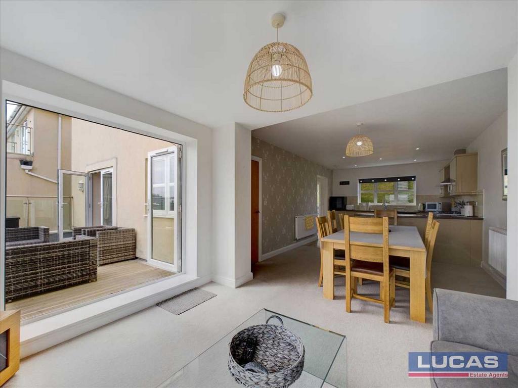 Dining Area/Balcony