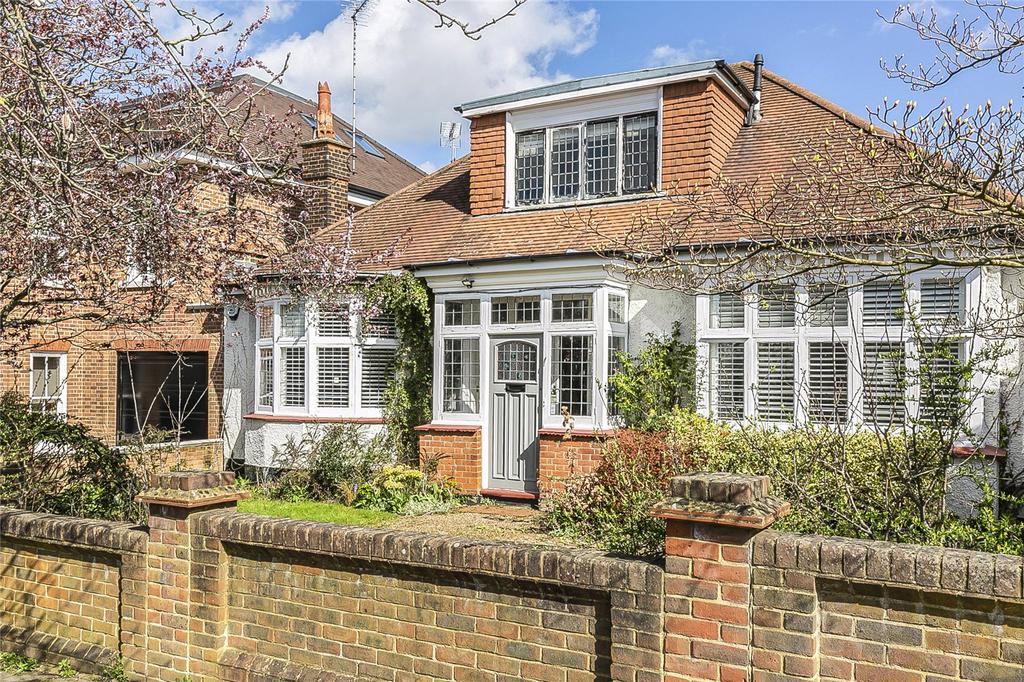 Branscombe Gardens, Winchmore Hill, London, N21 3 bed bungalow - £1,650,000