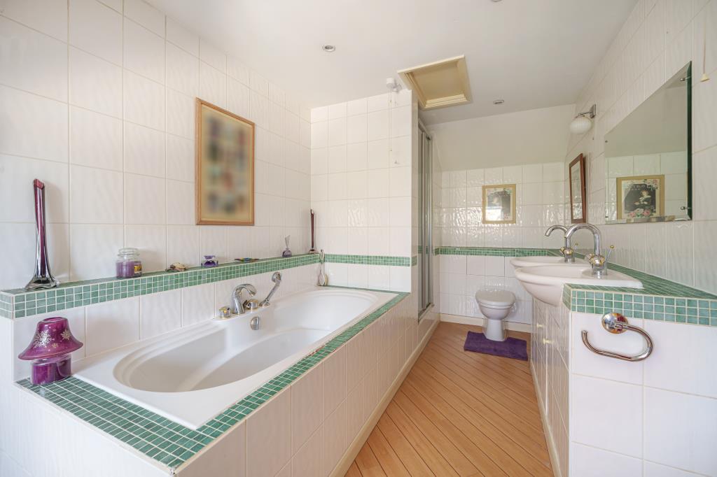 En-suite Bathroom