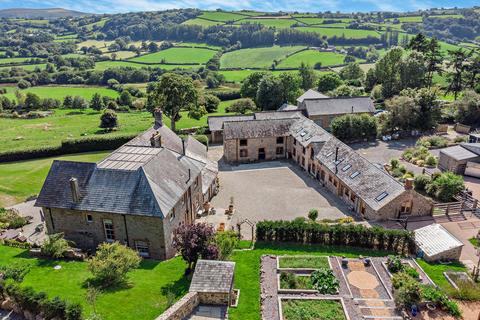 6 bedroom farm house for sale, Dartmoor National Park, Devon, TQ13