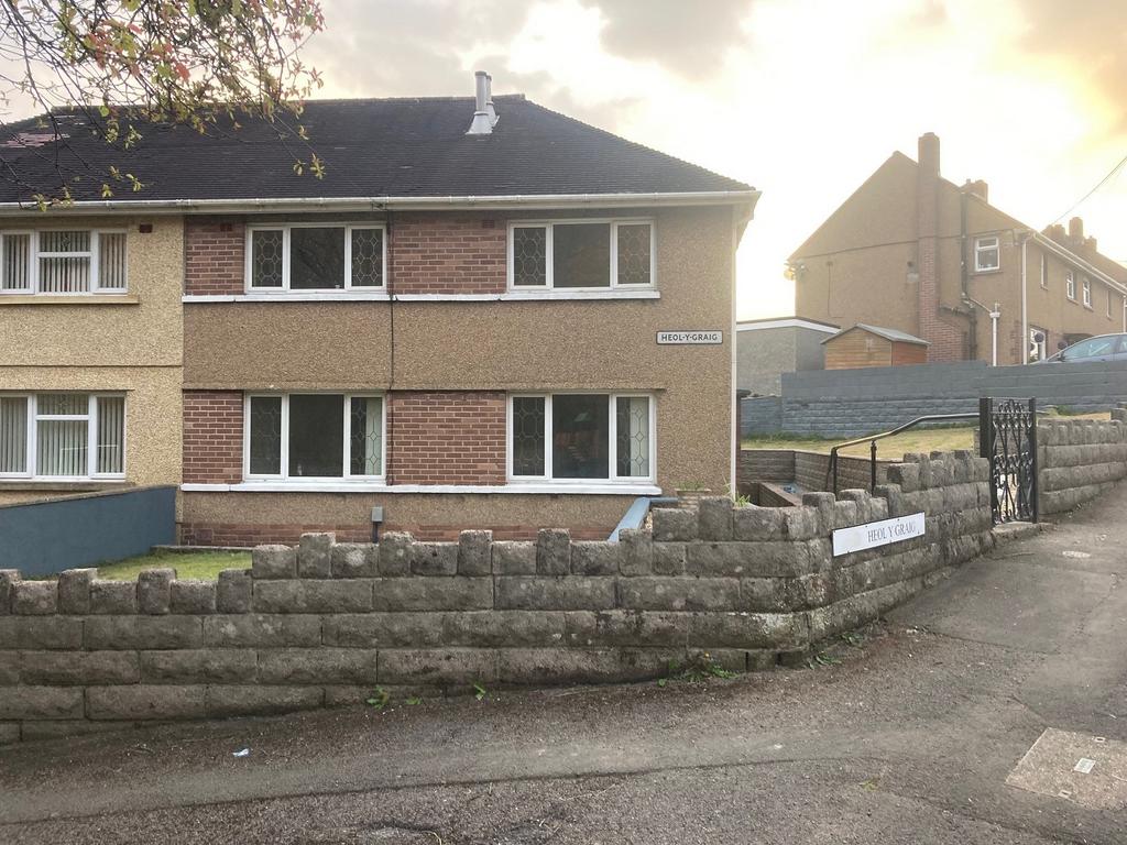 Heol Y Graig, Tonna, Neath, Neath Port Talbot. 3 bed semidetached