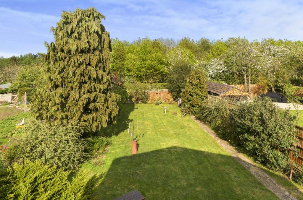 Box End Road, Kempston, Bedford 5 bed detached house £700,000