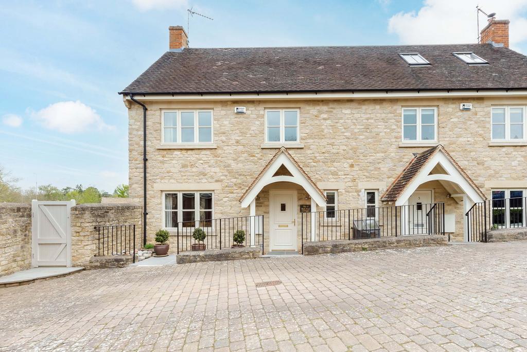 Park End, Bladon, OX20 3 bed semidetached house for sale £550,000