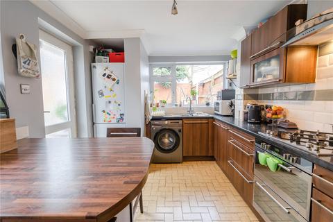 19 Grantham Avenue, Grimsby, DN33 2HE
