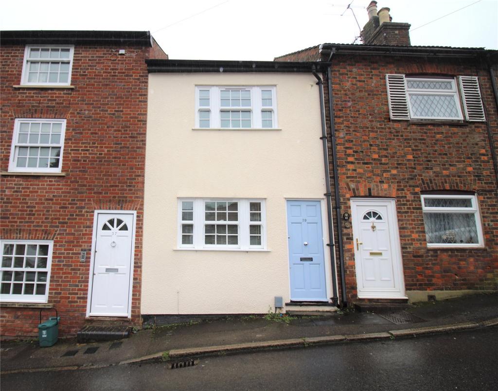 Highfield Road, Berkhamsted... 3 bed terraced house £1,450 pcm (£335 pw)