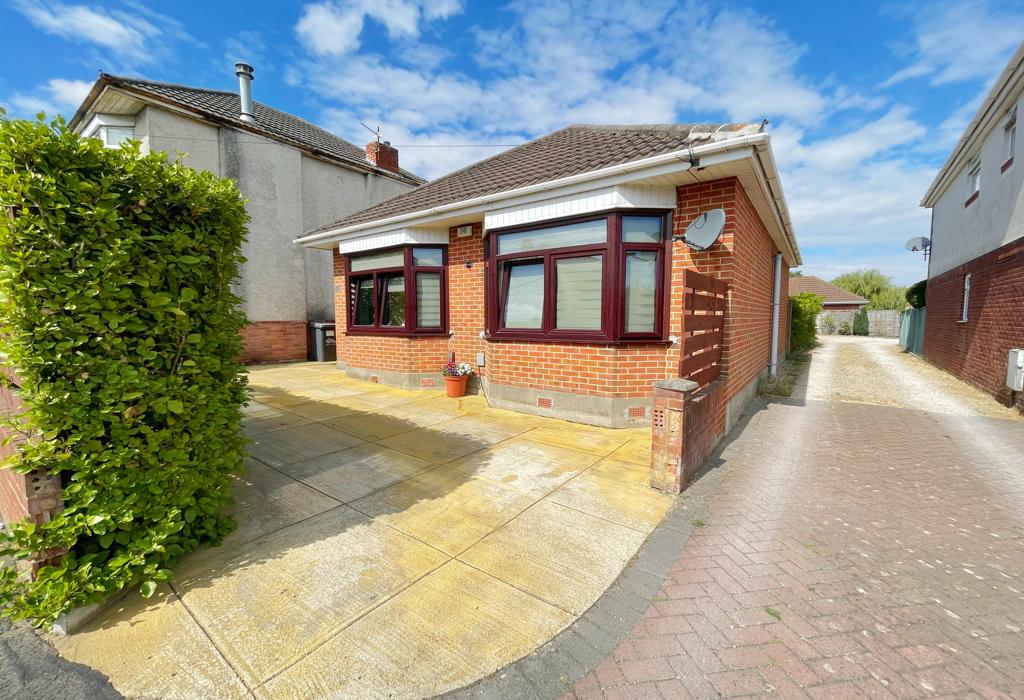 Kinson Road, Bournemouth, Dorset 3 bed detached bungalow for sale £