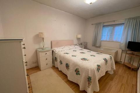 98 Braybourne Close, Uxbridge, UB8 1UJ