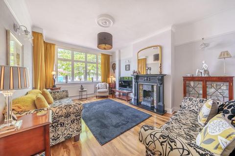110 Palace View, Bromley, BR1 3ER