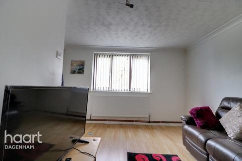 2 bedroom flat for sale - Plumtree Close, Dagenham