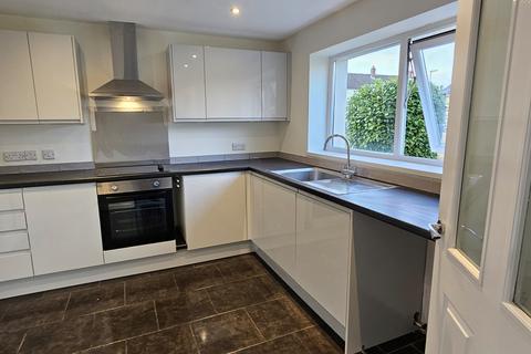3 bedroom semi-detached house to rent, Bagots Oak, Stafford, ST17 9RS