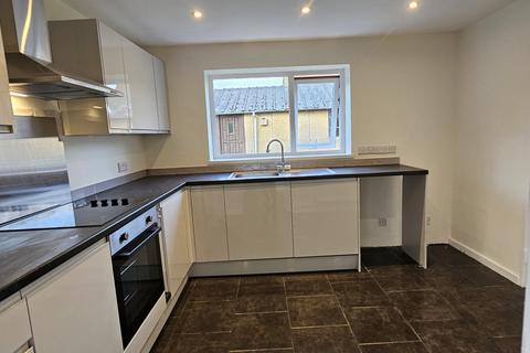 3 bedroom semi-detached house to rent, Bagots Oak, Stafford, ST17 9RS