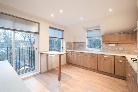 3 bedroom flat to rent, Easter Steil, Edinburgh, EH10