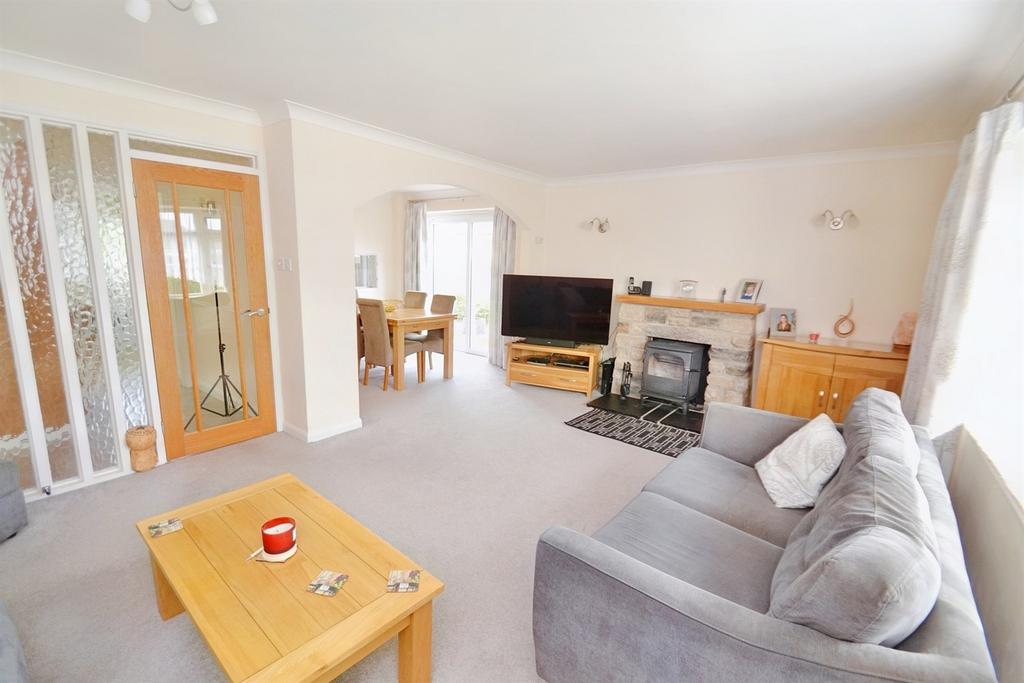 Corfe Mullen 5 bed detached house for sale £650,000