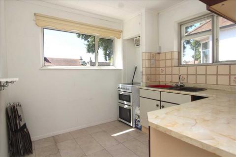 3, Blenheim Court Blenheim Crescent, Leigh-on-sea, SS9 3DU