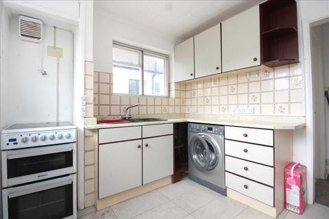 3, Blenheim Court Blenheim Crescent, Leigh-on-sea, SS9 3DU