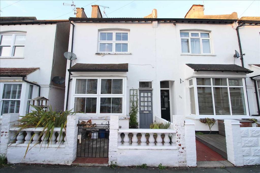 Westcliff on Sea SS0 2 bed end of terrace house for sale £350,000