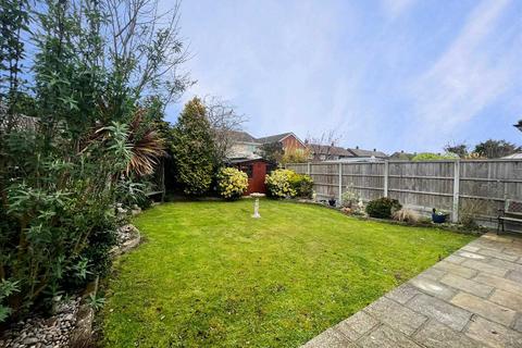 41 Blenheim Chase, Leigh-on-sea, SS9 3BZ