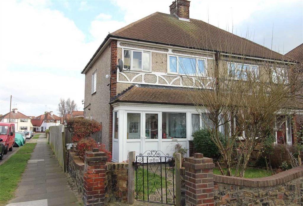 Southend on Sea SS2 3 bed semidetached house for sale £480,000