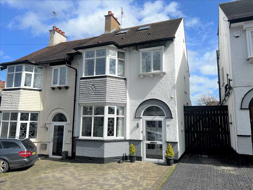 Leigh On Sea SS9 4 bed semidetached house for sale £600,000