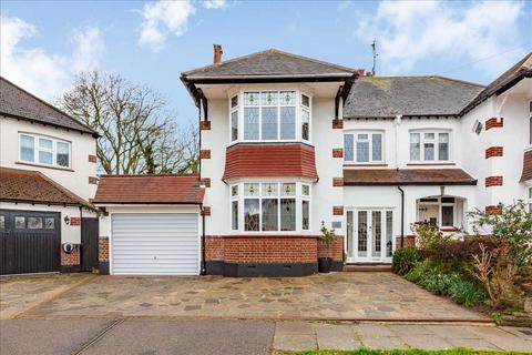 12 Aberdeen Gardens, Leigh-on-sea, SS9 3RH