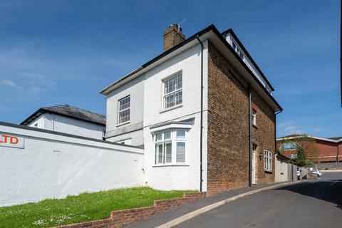 3 bedroom semi-detached house to rent, The Marlowes, Hemel Hempstead, Hertfordshire, HP1