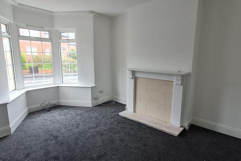 3 bedroom terraced house to rent, Split Crow Road, Gateshead NE8