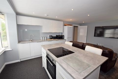 2 bedroom flat to rent, High Street, Bognor Regis, PO21