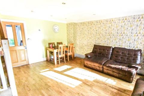 1 Derry Close, Ash Vale, Aldershot, GU12 5SR