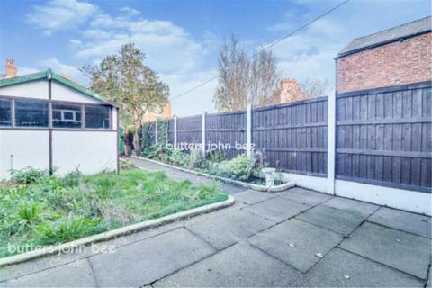 3 bedroom semi-detached house to rent, Henry Street