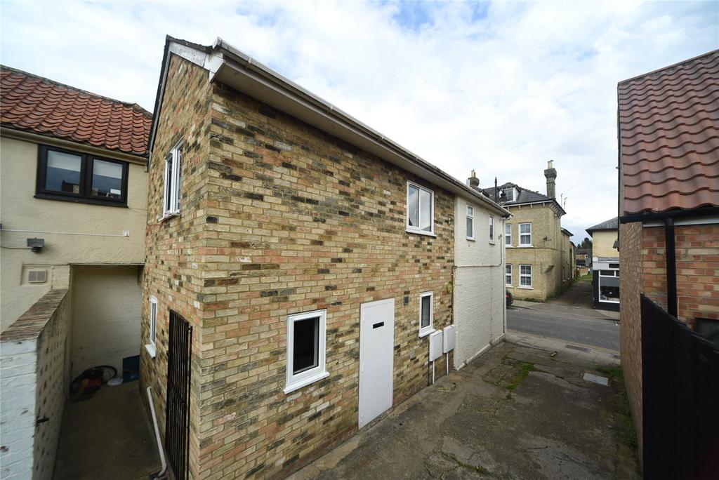 High Street, Soham, Ely... 2 bed apartment to rent £925 pcm (£213 pw)