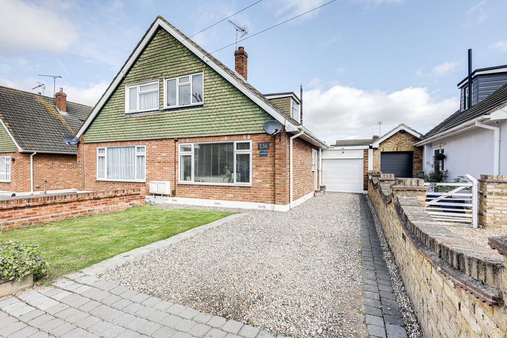 Eversley Road, Benfleet, SS7 3 bed semidetached house for sale £350,000
