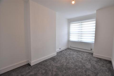 3 bedroom maisonette to rent, Turnpike Lane, London,