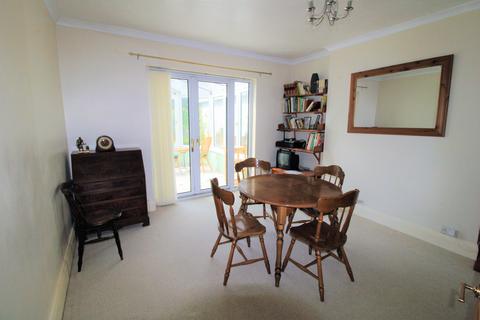 31 Waldegrave Gardens, Upminster, RM14 1UT
