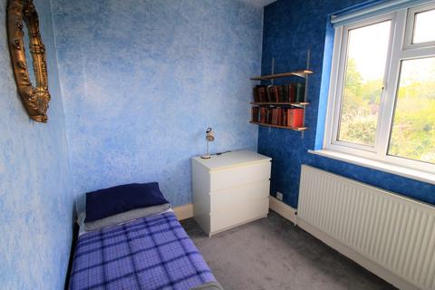 31 Waldegrave Gardens, Upminster, RM14 1UT