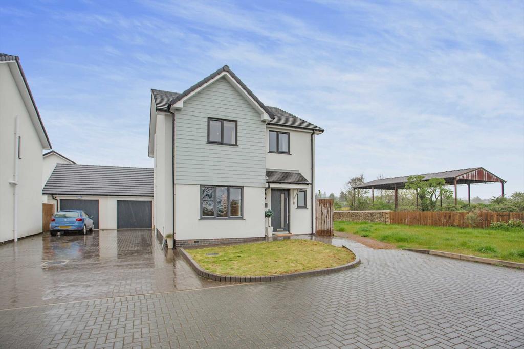 Cherry Close, Rogiet, Caldicot 4 bed detached house for sale £390,000