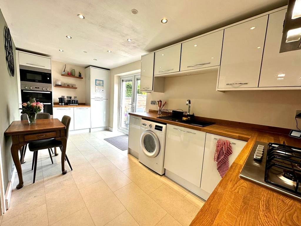Birch Drive, Swinton, M27 2 bed semidetached house £200,000