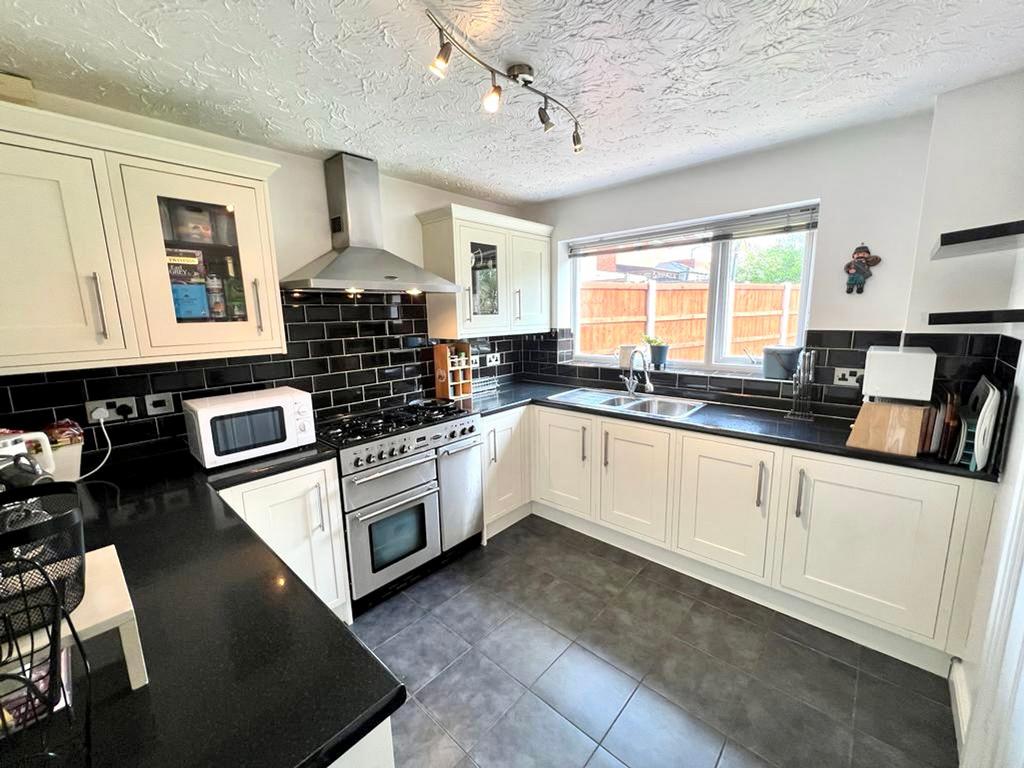 Lynton Road, Swinton, M27 4 bed detached house for sale £370,000