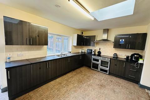 1 bedroom in a house share to rent, Ardwell Avenue, Ilford, IG6