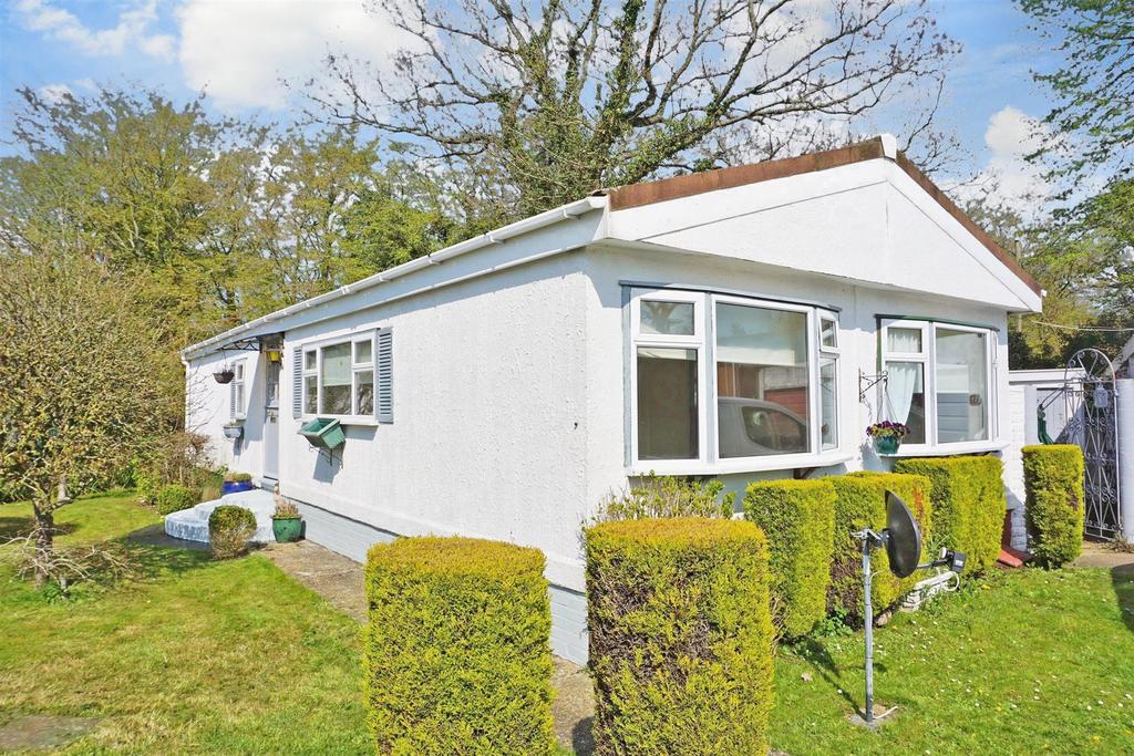 Shirkoak Park, Woodchurch, Ashford, Kent 3 bed park home for sale £