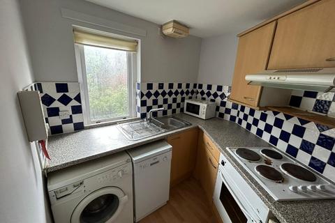 2 bedroom flat to rent, Abbey Lane, Abbeyhill, Edinburgh, EH8