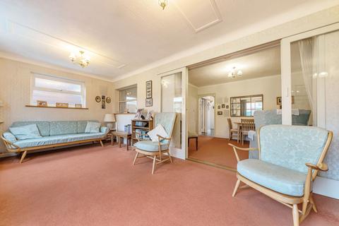 52 Beckingham Road, Guildford, GU2 8BT