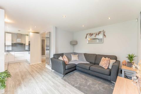 4 Webber Close, Elstree, Borehamwood, WD6 3HR